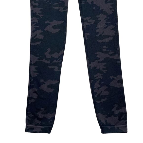 Spanx Look at Me Now Seamless Legging Sz S Black Camo High Waist Pull On Shaping - Picture 4 of 9